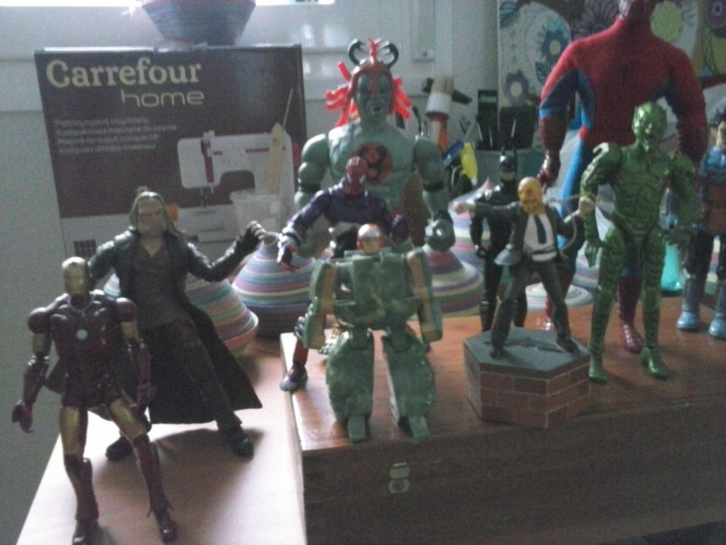 figuras de accion y juguetes