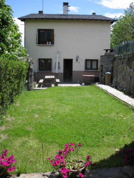 CASA UNIFAMILIAR