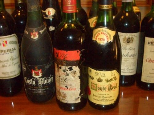 botellas de vino antiguas