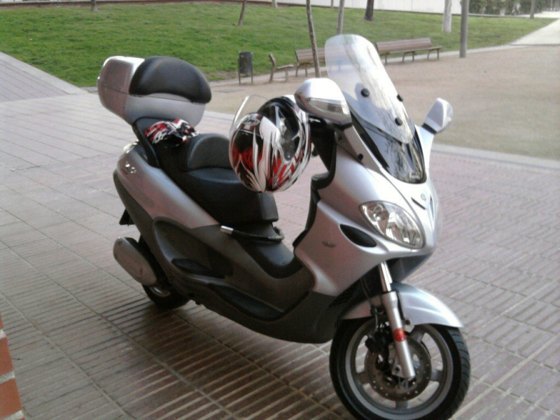 Moto piaggio x9
