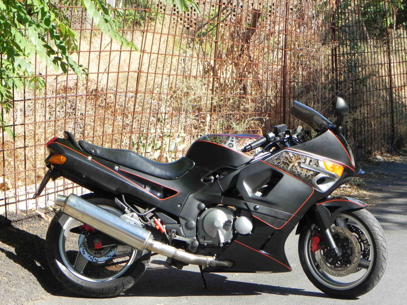 Motos