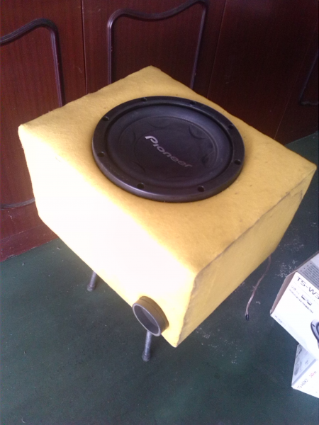 subwoofer Pioneer 1000W de 12'' modelo Ts-w306c