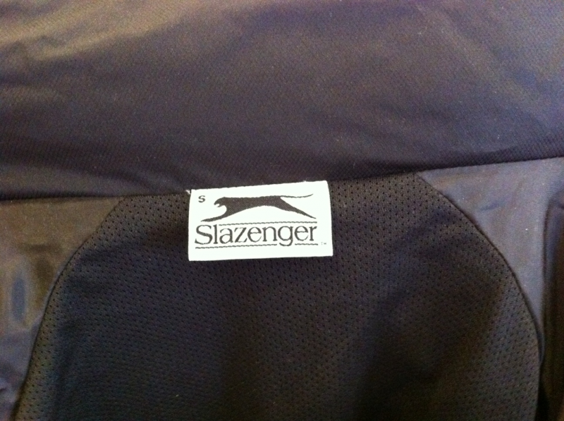 CHAQUETA SLAZENGER CONTROL REPRODUCCIÓN IPHONE Y IPOD