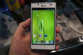 movil android y monitor 19¨pulgadas