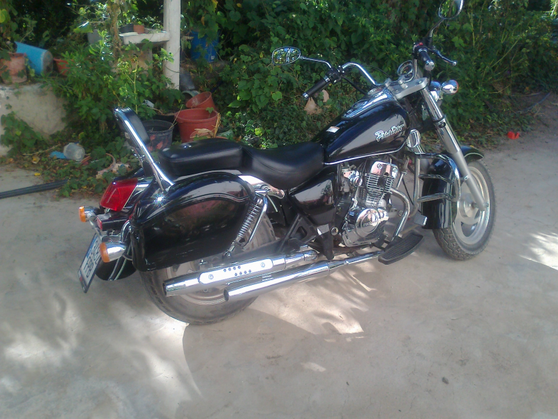 moto custom 125cc.