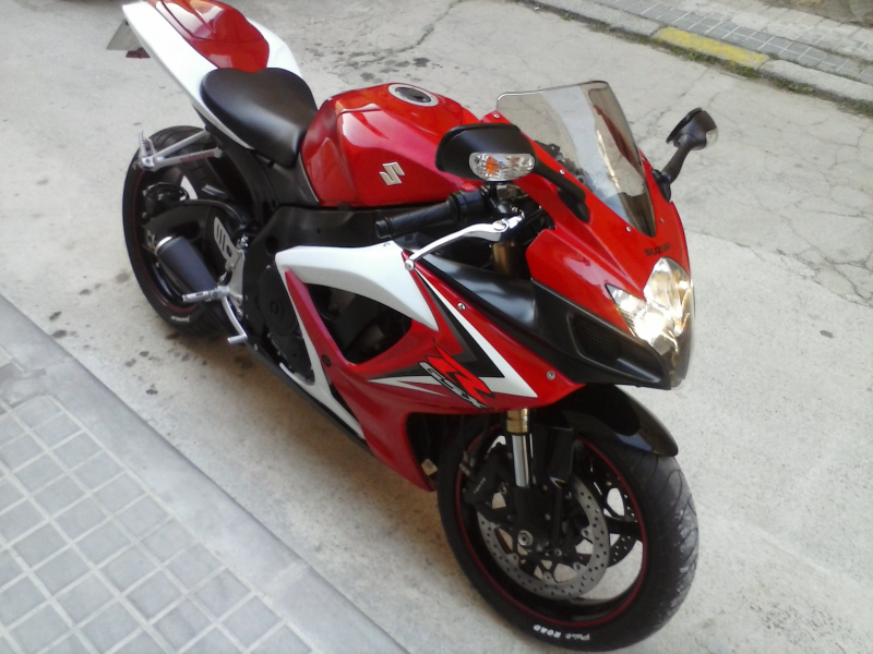 moto suzuki gsx r 600