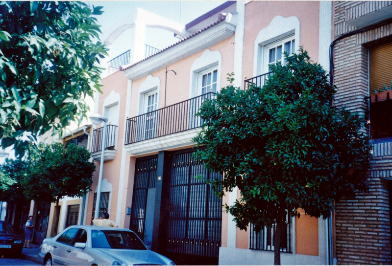 CASA POR PARCELA