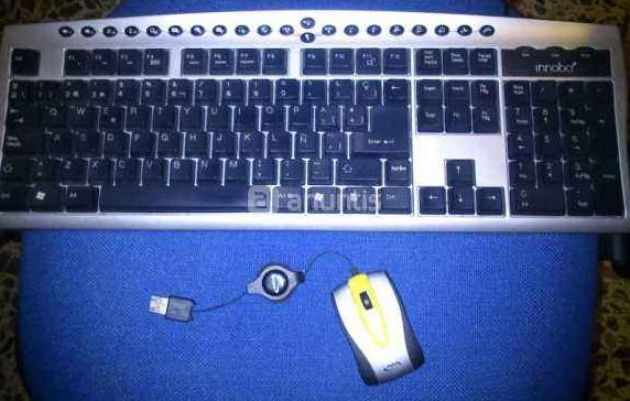 Teclado y MINI ratón óptico retráctil