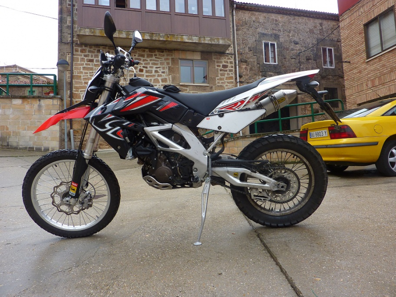 MOTO APRILIA RXV450