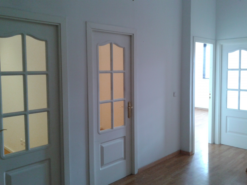 oficicina con vivienda por almacen , no importa semisotano o sotano