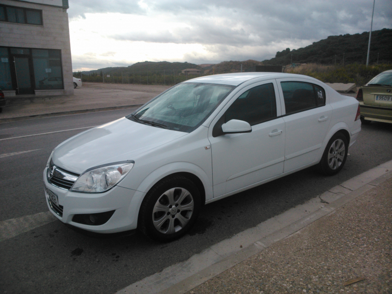 opel astra sedan edition 1.7cdti 100cv