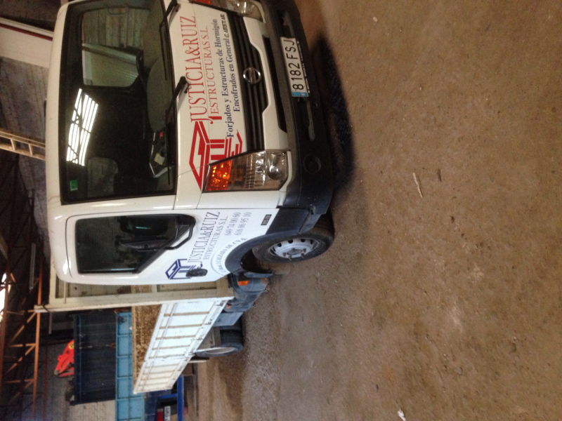 Camión Nissan cabstar de 3500 kilos