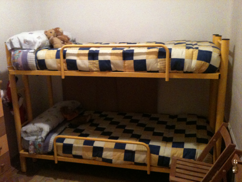 Litera de 90cm en perfecto estado + 2 colchones