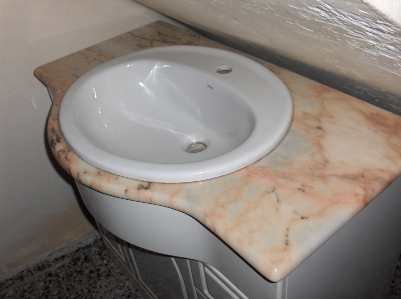 mueble de baño con lavabo