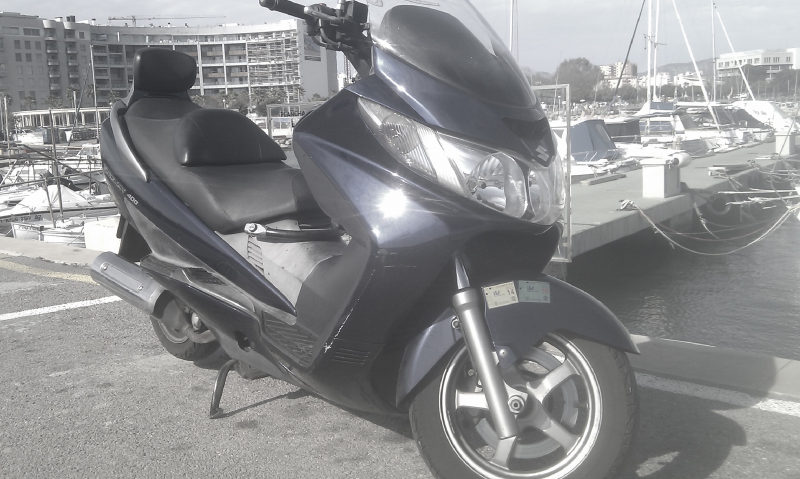 Moto por coche o furgoneta