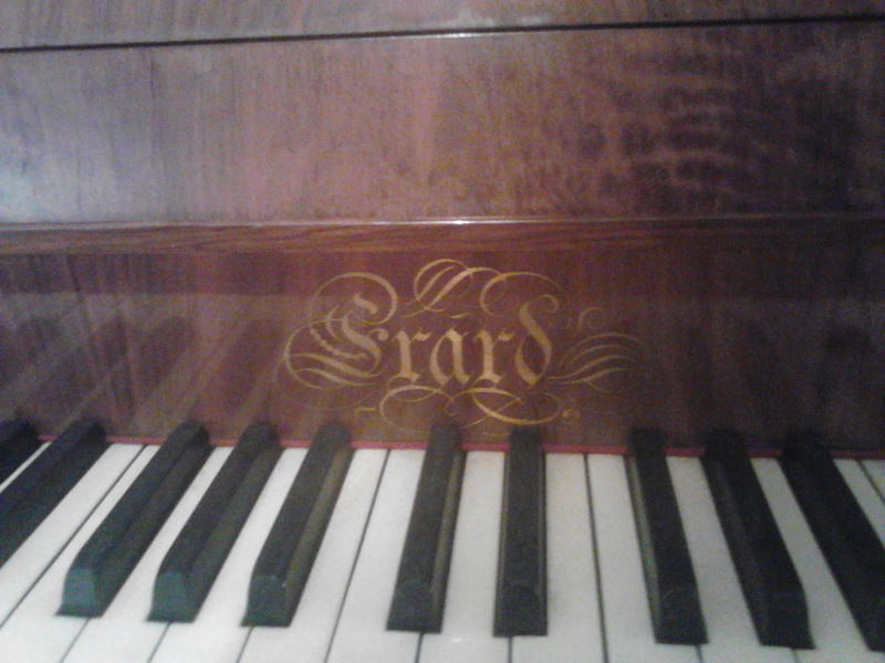 Piano ingles marca Erard