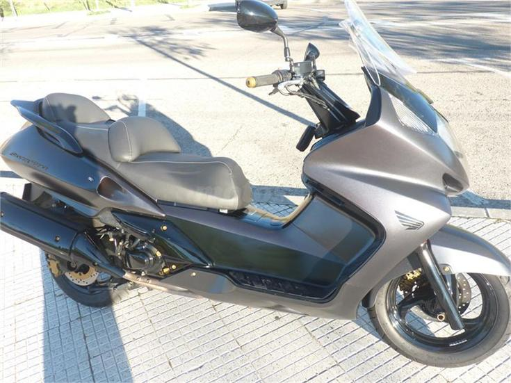 HONDA SILVERWING 600 MAXISCOOTER