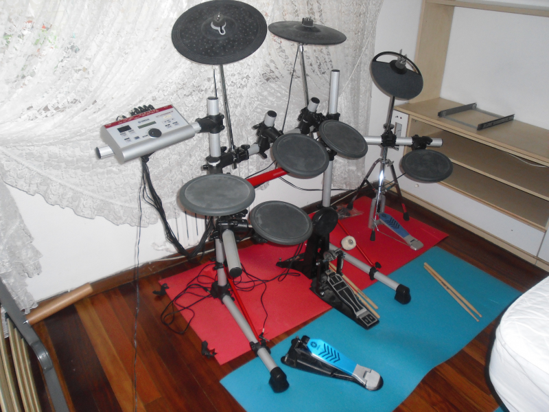 Batería electrónica Yamaha DTXpress IV 
