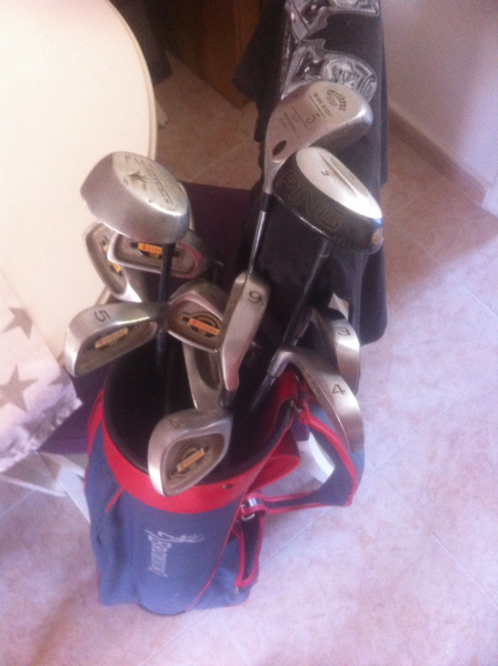 Juego de palos de golf y bolsa de transporte