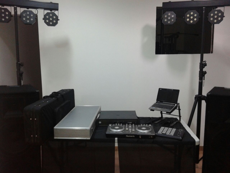 Equipo DJ discomovil