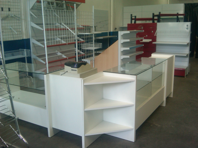 MOBILIARIO TIENDA