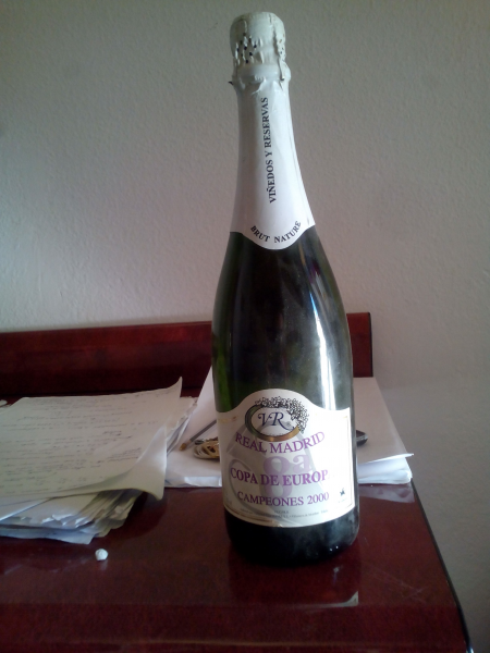 botella champange REAL MADRID copa Europa del año 2000