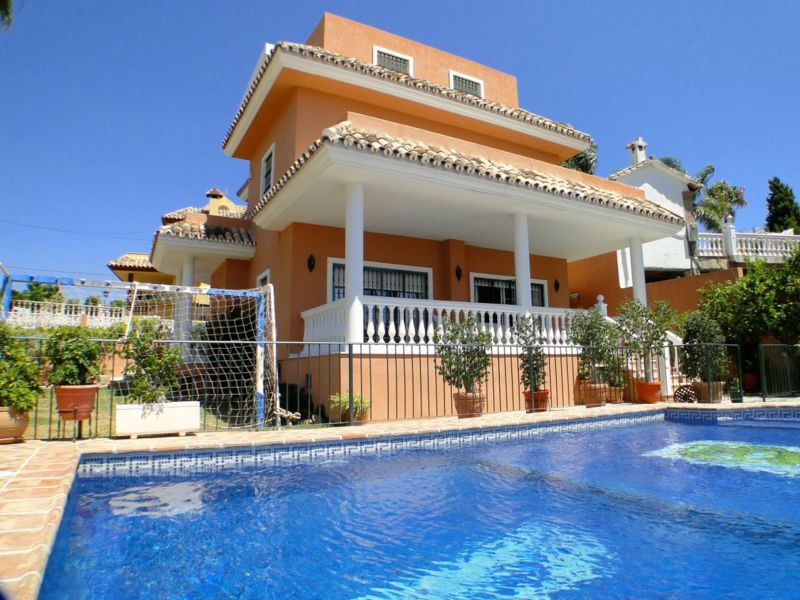 VILLA FRENTE PUERTO BANUS