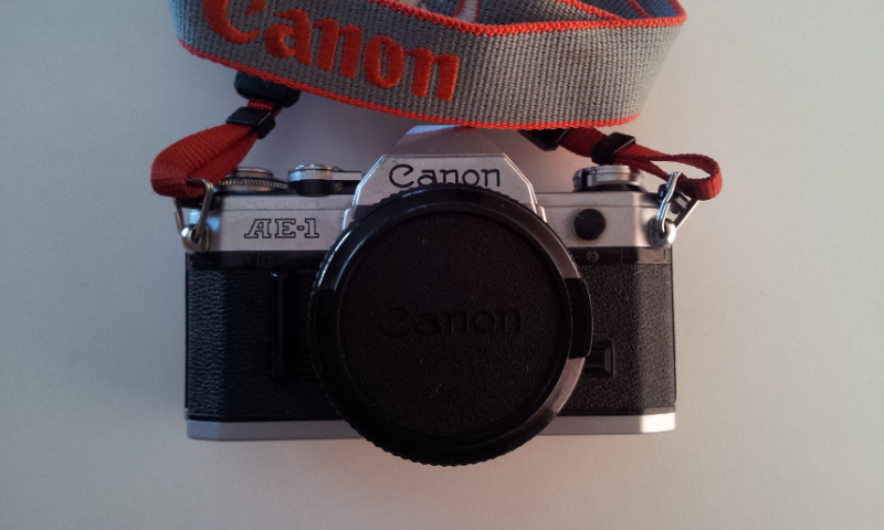 CANON AE1