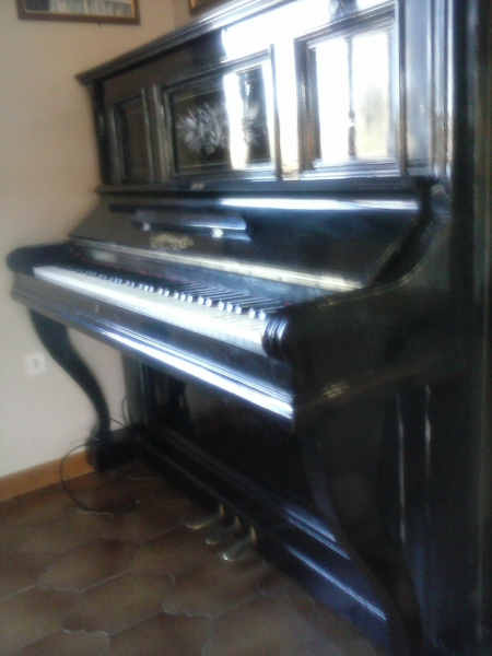 PIANO PARED