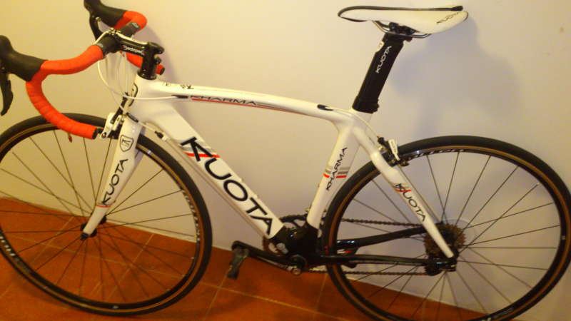 Cambio bicicleta de carretera de carbono