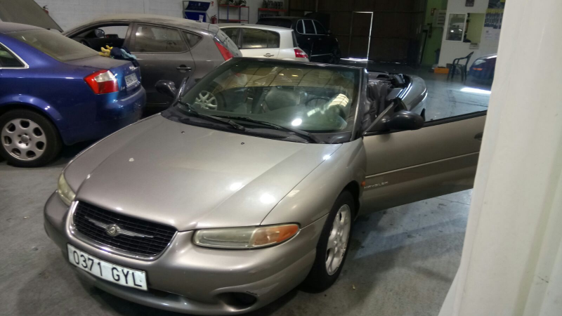 CHRYSLER - STRATUS DESCAPOTABLE