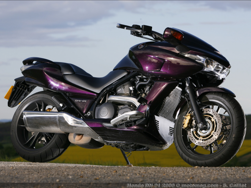 MOTO HONDA DN01-700 DEL 2010