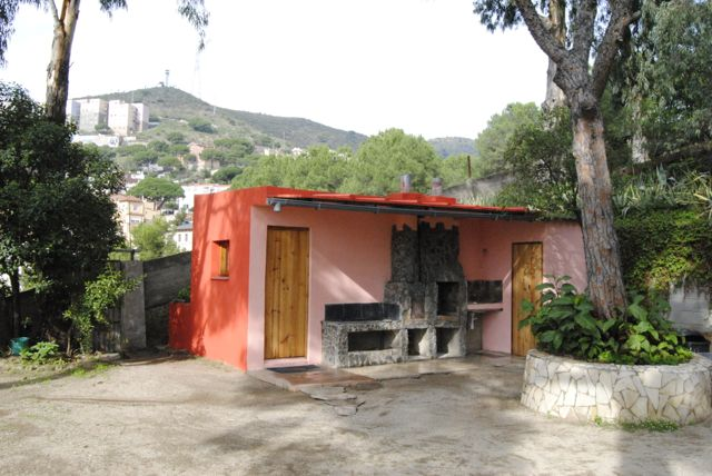 ofrezco espacio para huerto y animales de corral