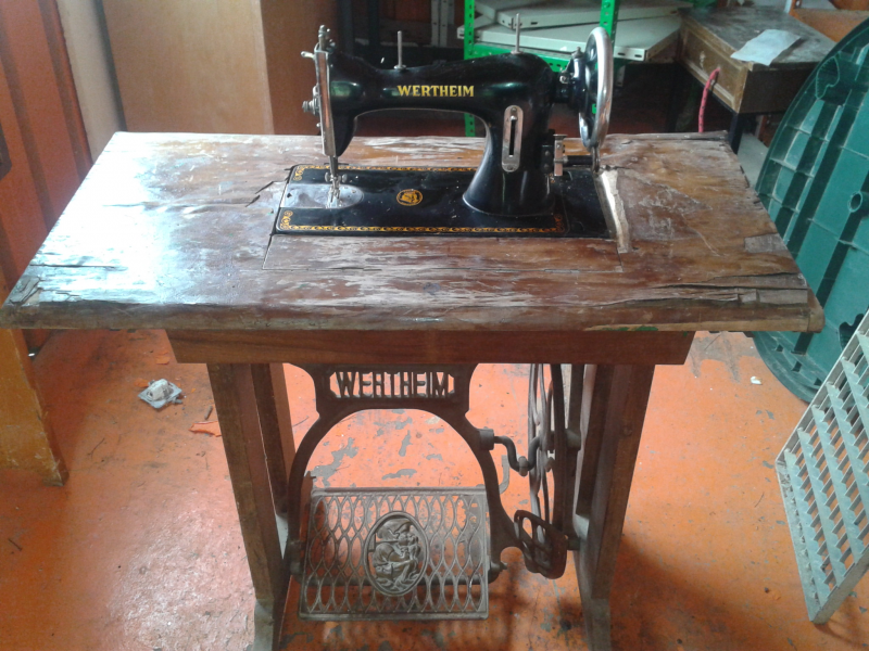 Maquina de coser Wertheim