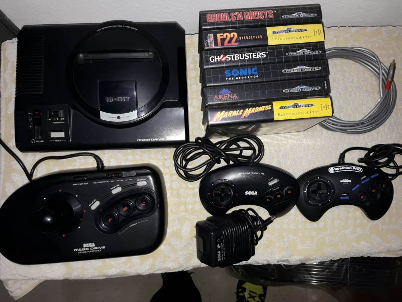 Consola completa con juegos + Diana fieltro con armario