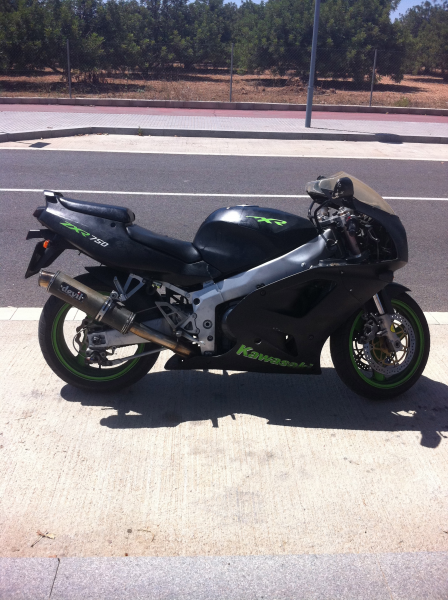 moto carretera zxr 750