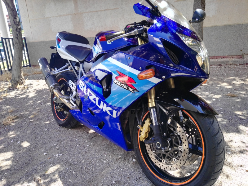 Moto Gsxr por Harley Davidson
