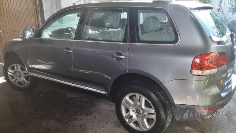 Volkswagen touareg v8