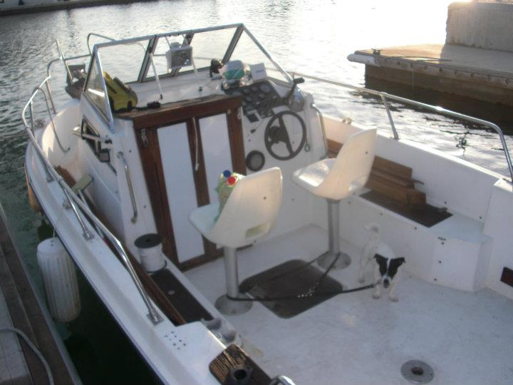 barco de pesca y recreo