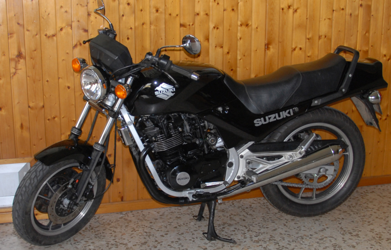 Suzuki GS 550E