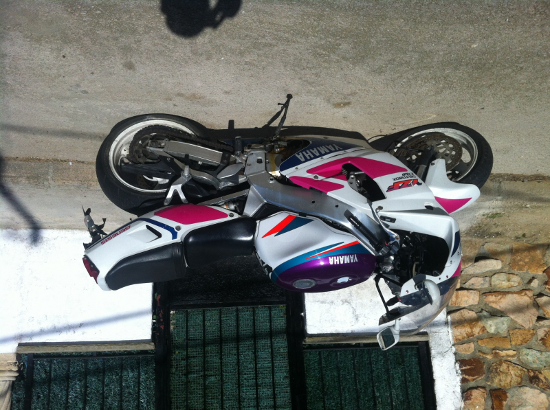 Moto YZF-r 750