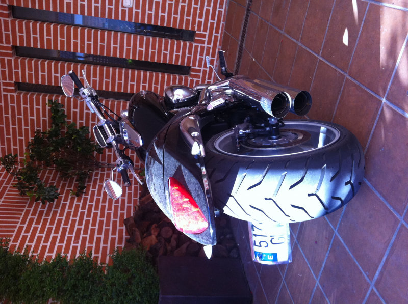Moto Suzuki Intruder 1800 preparada