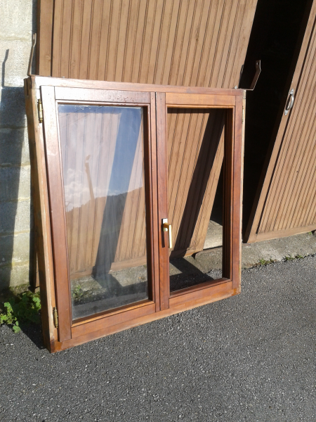 ventana de iroko 