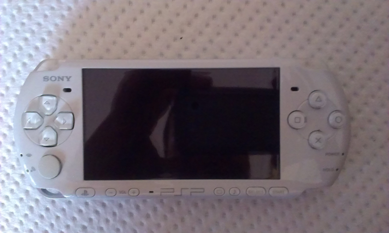 PSP 3000 + Tarjeta de Memoria SONY 8gb