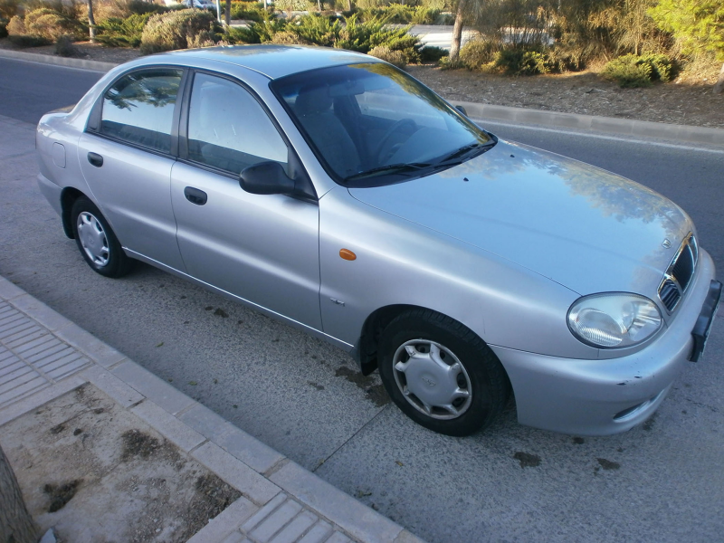 Daewoo Lanos 1.4 sedan, Cambio por moto custom o scooter de 125