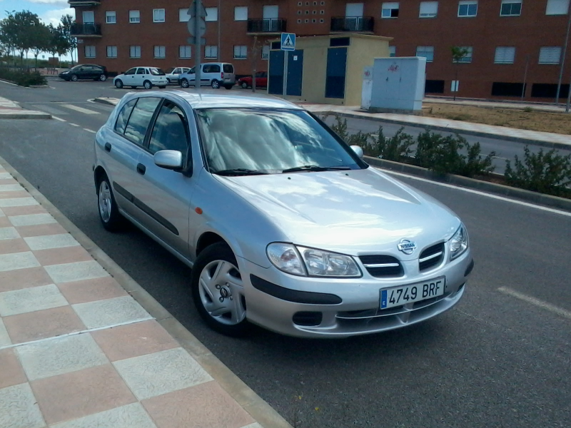 nisan almera 2.2 16 v 128000 km color plata