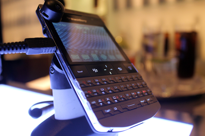 BlackBerry Porsche P'9981,Z10 ,Q10(BB CHAT 24 hours:231B5EDA)