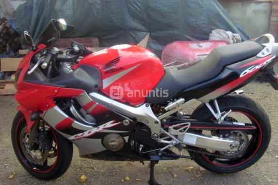 CBR 600F ROJA Y NEGRA AÑO 2005