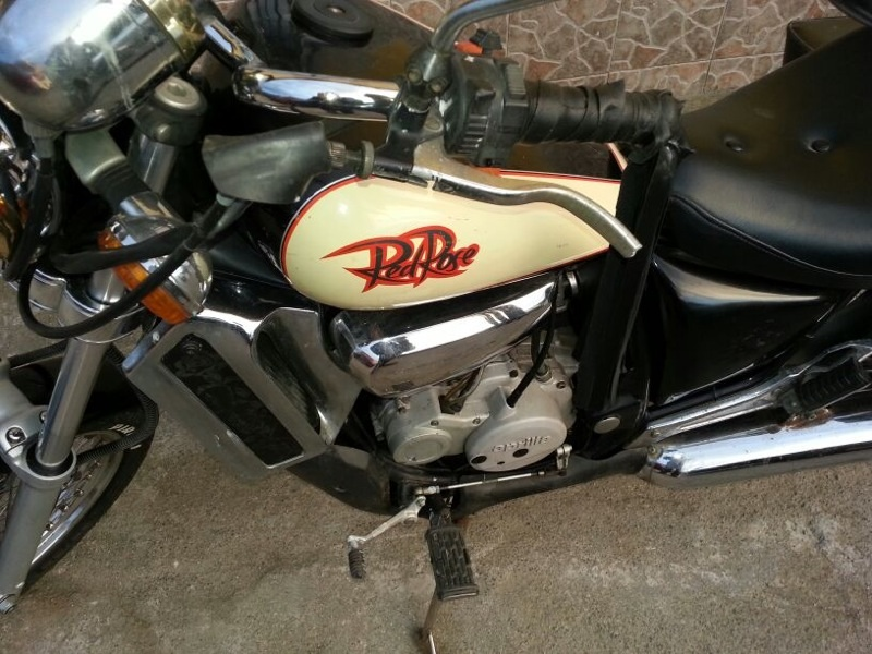 Aprilia 125 cc red rose 