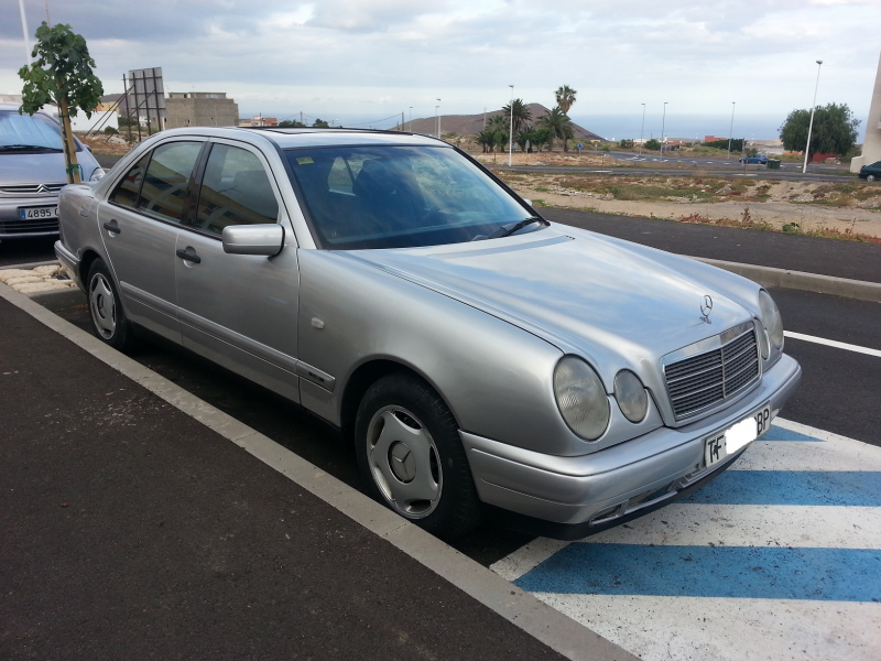 Mercedes  Benz 
